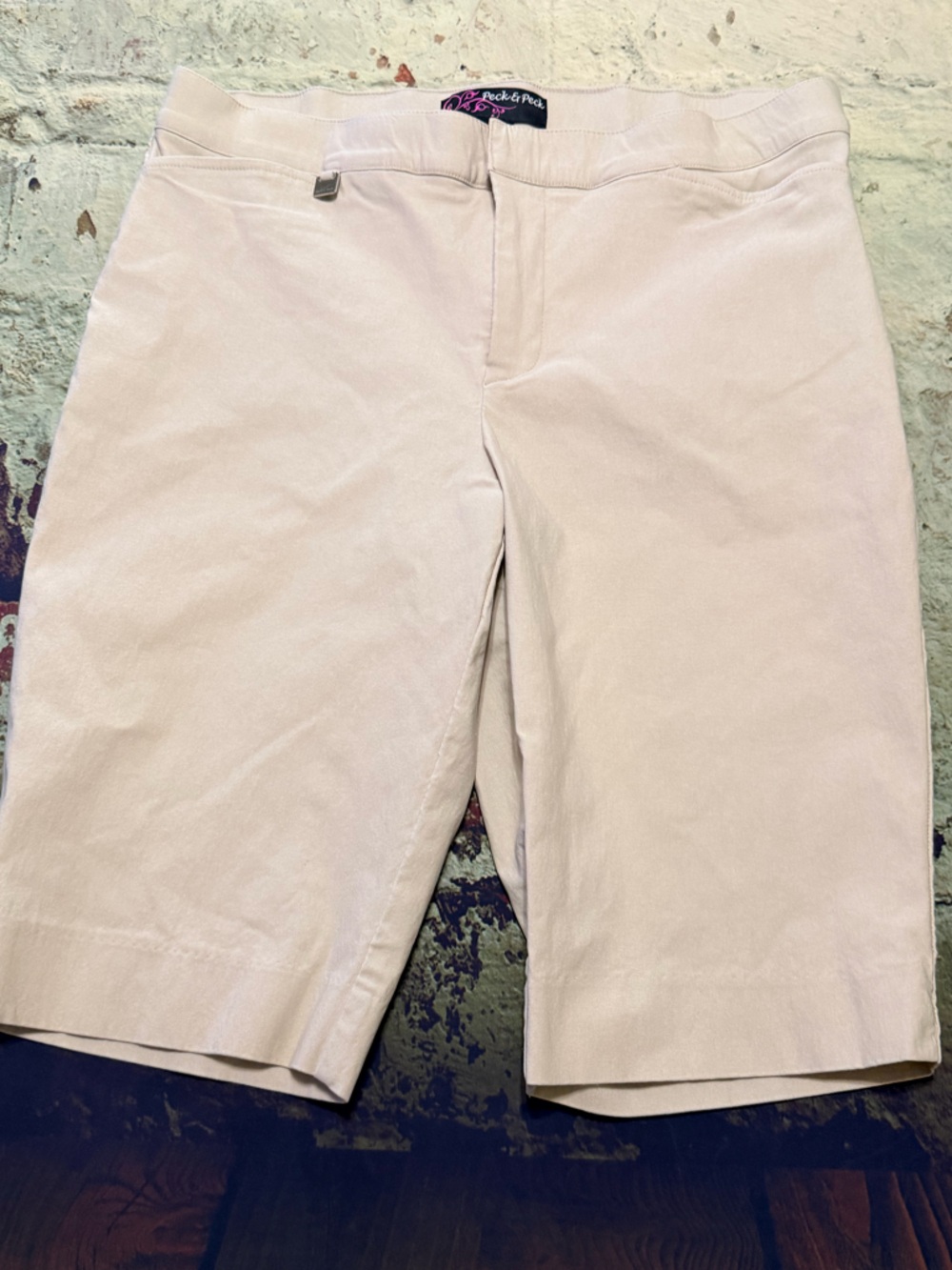Peck & Peck Pale Beige Women's Chino Shorts